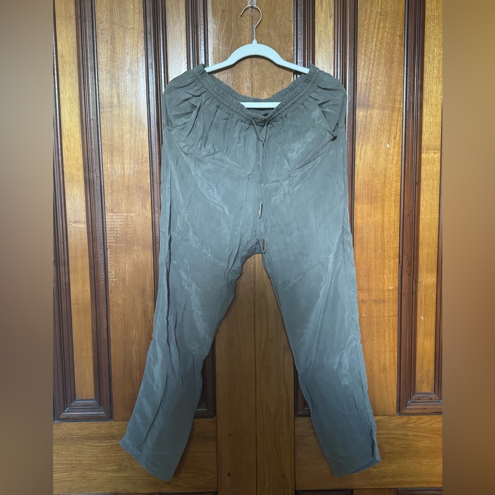 Natalie Busby - Satin Joggers